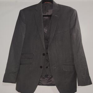 TALLIA Gray Suit Jacket And Vest with Structured Silhouette and Notched Lapels